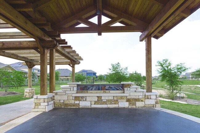 Building Photo - Executive 5-Bedroom Home in Coveted Crossvine Subdivision - Realtor Commission: $750