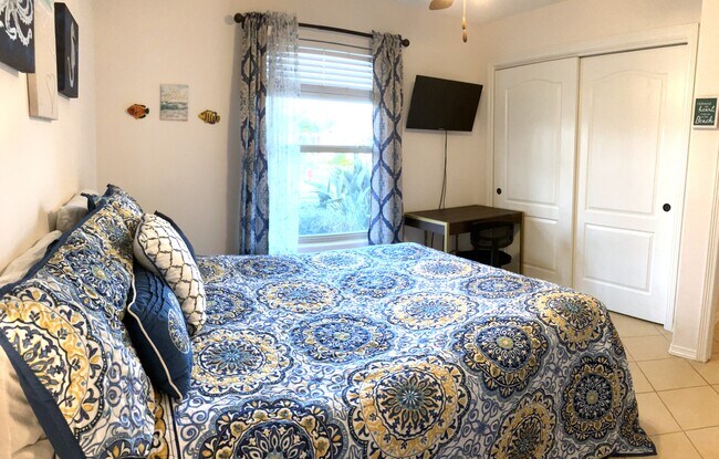 Building Photo - 2 S Bay Hill Dr