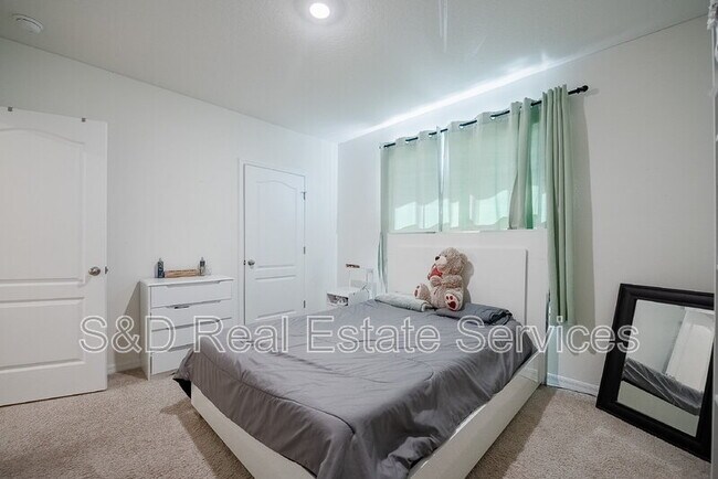 Building Photo - 3883 Resting Robin Ave