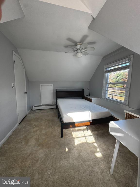 Building Photo - 10712 Warwick Ave