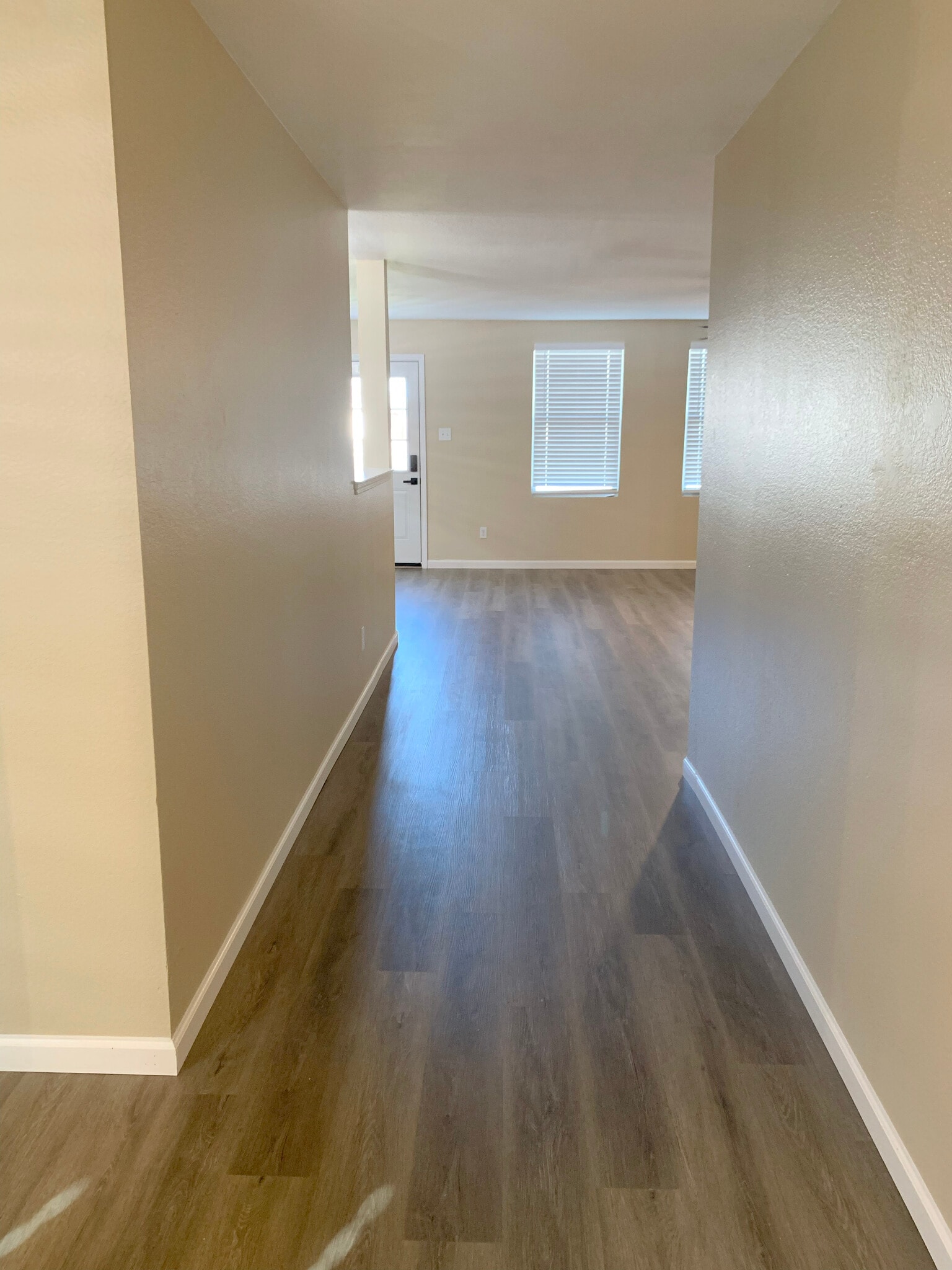 Hallway - 3014 Lake Terrace Dr