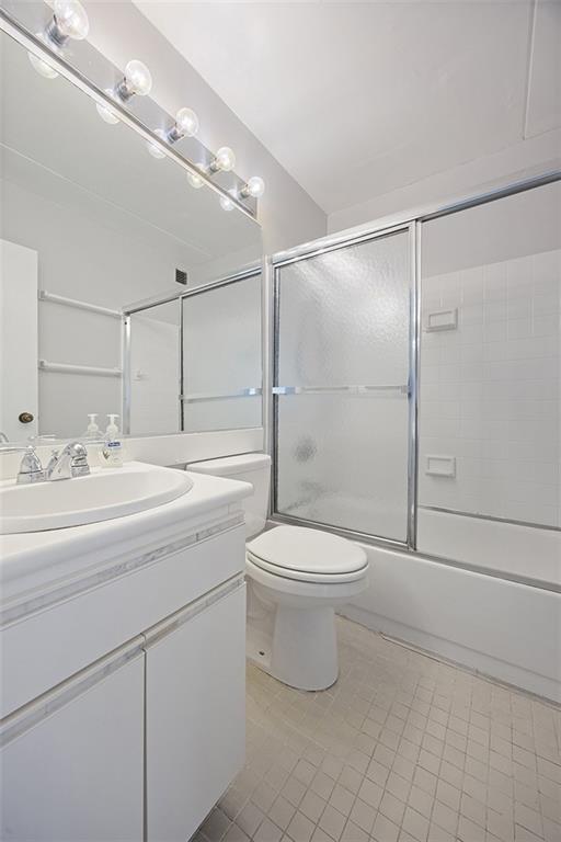 Building Photo - 300 W 110th St