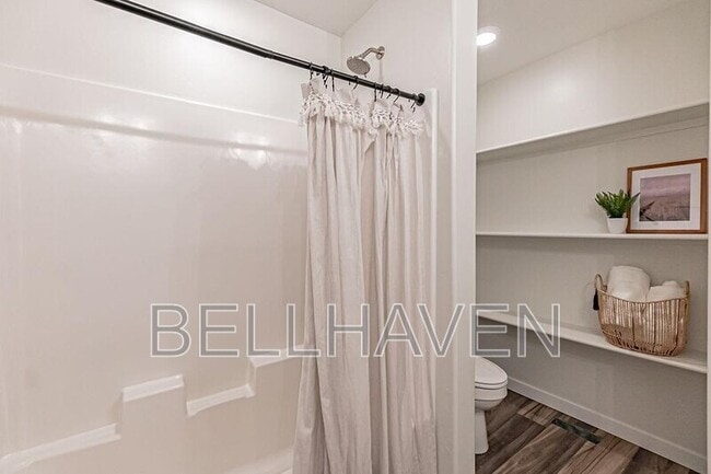 Building Photo - 868 Golden Bear Ln