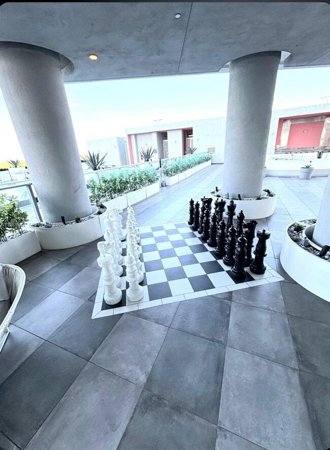 Building Photo - 2000 Metropica Wy