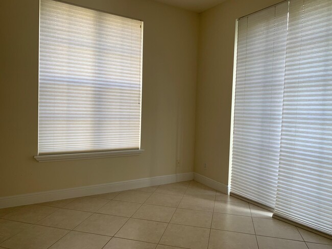 Building Photo - 141 Morning Dew Cir