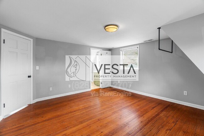 Building Photo - 4 Riddle Rd