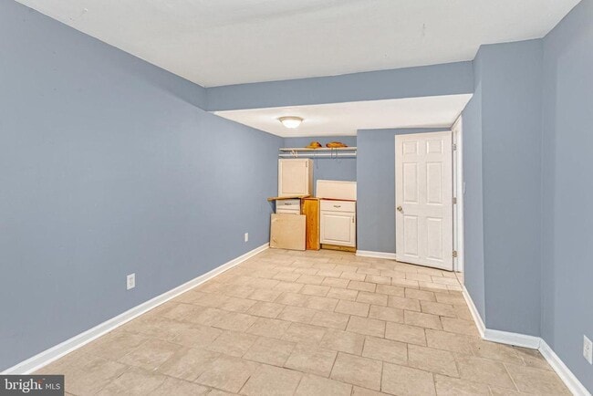 Building Photo - 2900 Williamsburg Ct
