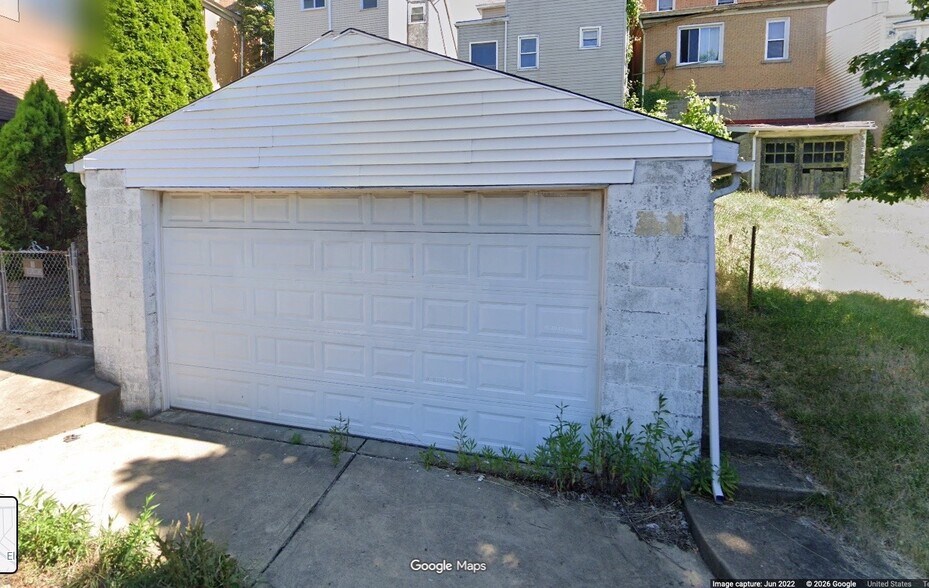 Garage/Storage Unit - 127 Margaret Street