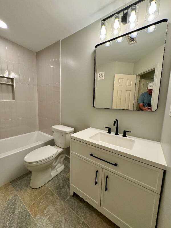 Building Photo - 2144 River Heights Ct SE