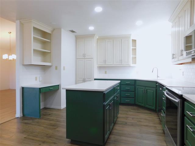 Building Photo - 10971 Lake Crest Dr