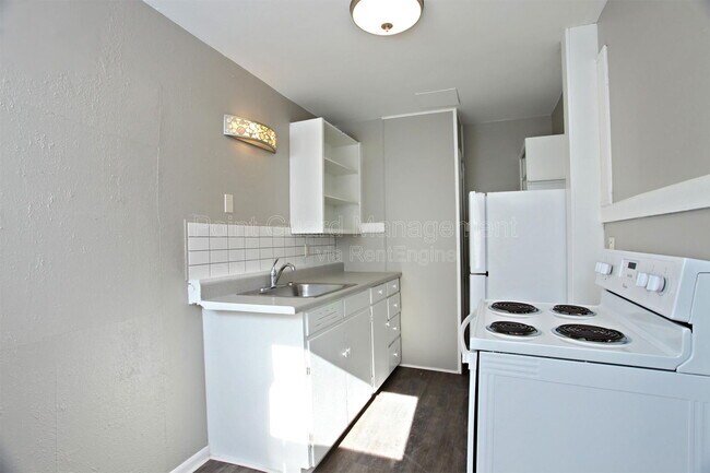 Building Photo - 2006 S Emporia St