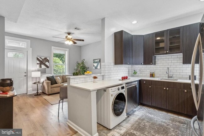 Building Photo - 1267 Morse St NE