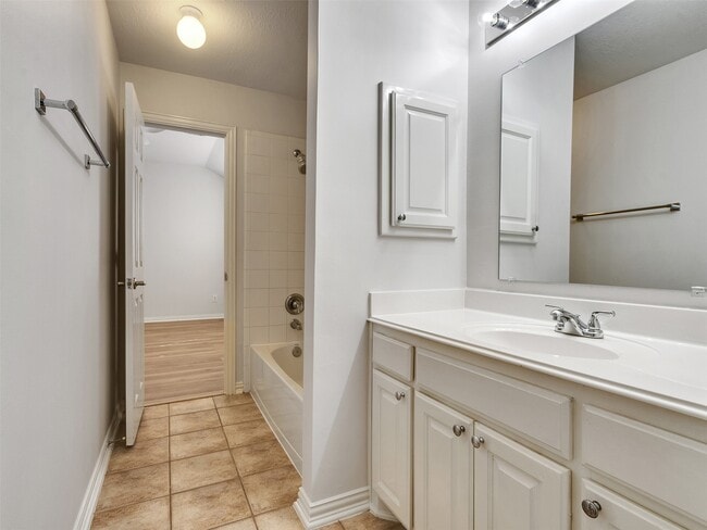 Building Photo - 14518 Logan Falls Ln