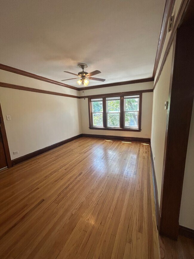 Building Photo - 4024 W Cortland St
