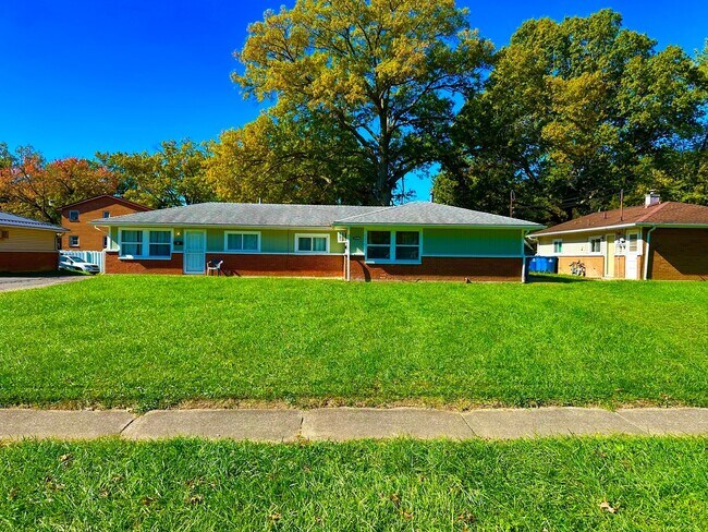 Primary Photo - 3020 Northgate Ave