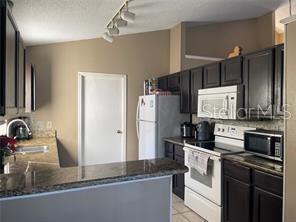 Building Photo - 751 Country Woods Cir