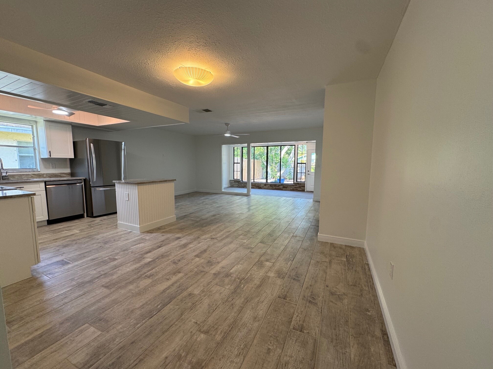Building Photo - 4142 Iola Dr