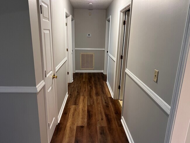 Building Photo - 3911 Manson Pike