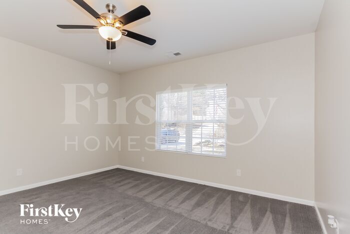 Building Photo - 12204 Flatbush Dr