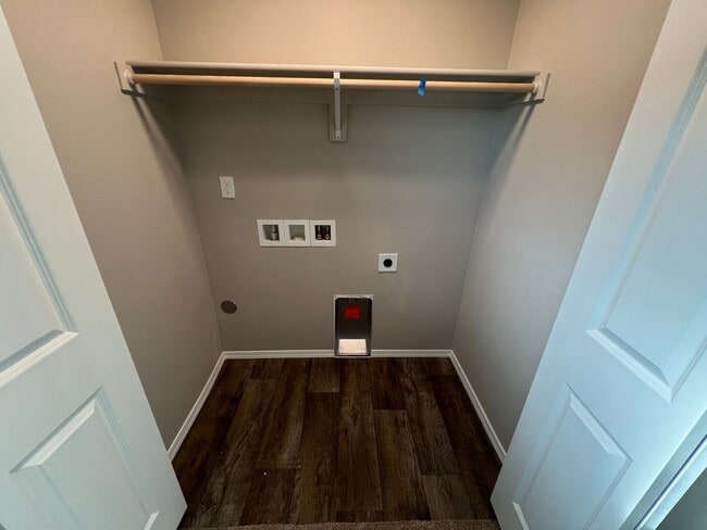 Building Photo - NEW Modern Townhouse with Two Car Garage i...