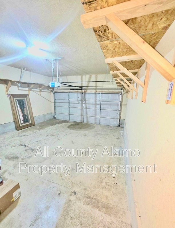 Building Photo - 9611 Nueces Canyon