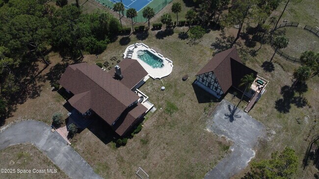 Building Photo - 2440 Brandywine Ln
