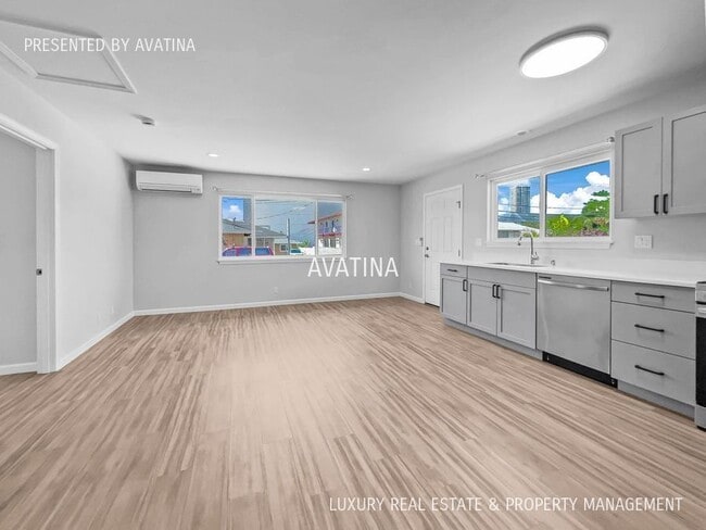 Building Photo - 2976 Kamakini St