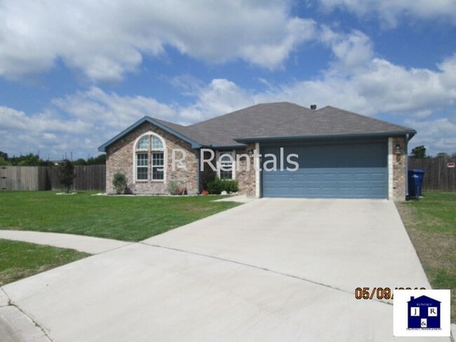 Primary Photo - 401 Rainbow Ct