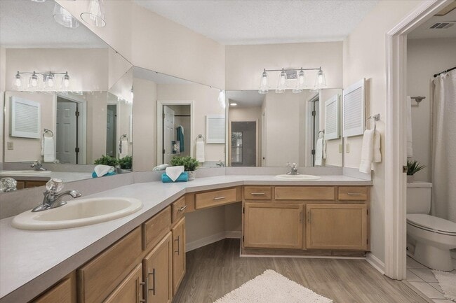 Building Photo - 3588 Wexford Ct