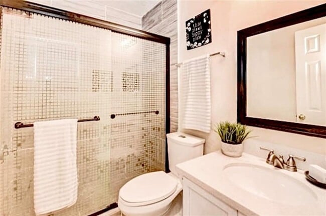 Building Photo - 14039 Maximos Dr
