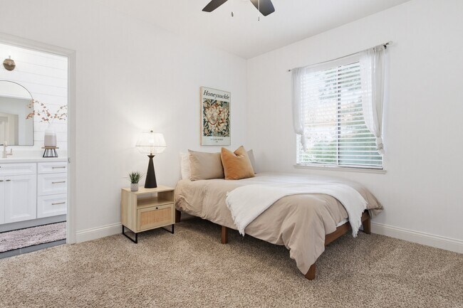 Building Photo - 1317 Gull Ct