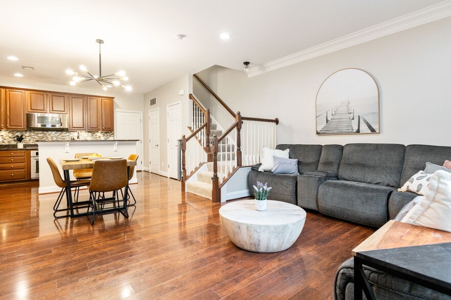 Building Photo - 20657 Sibbald Sq