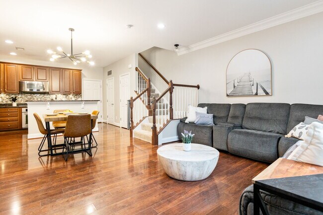 Building Photo - 20657 Sibbald Sq