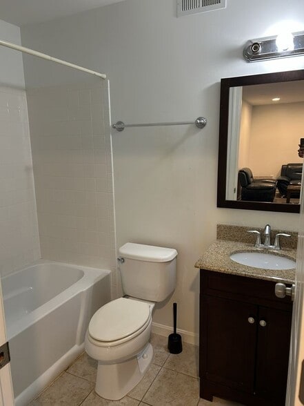 Building Photo - 20573 Breezyhill Dr