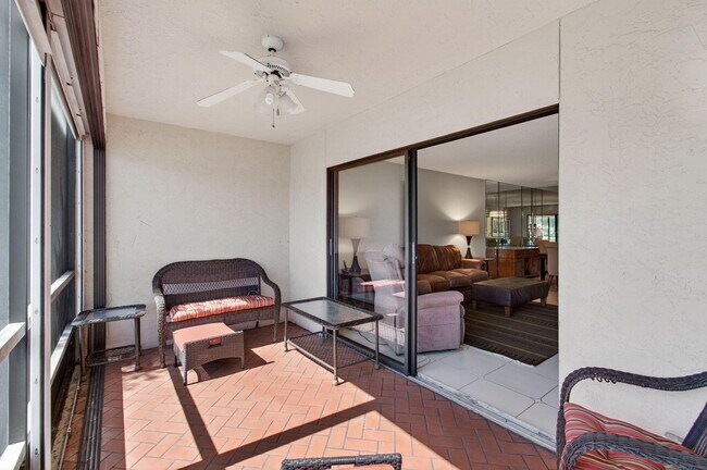 Building Photo - 7340 Amberly Ln