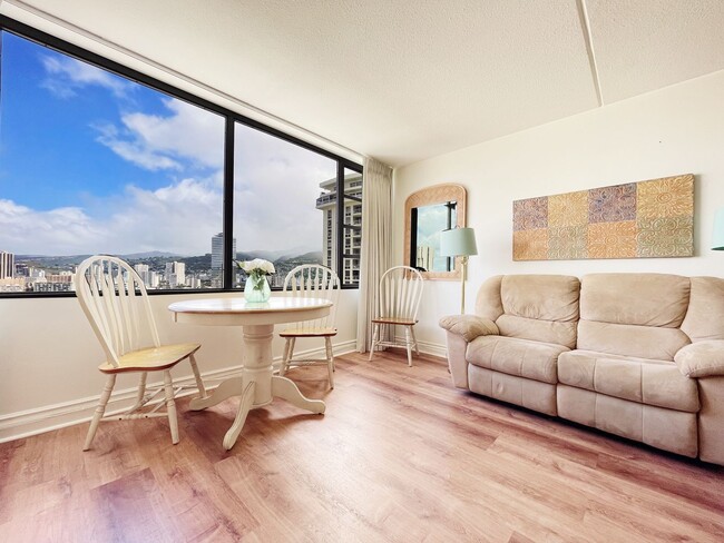 Building Photo - Pet Friendly Furnished Waikiki Studio with...