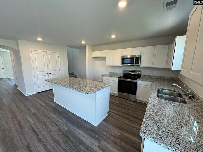 Building Photo - 3081 Hallsdale Dr