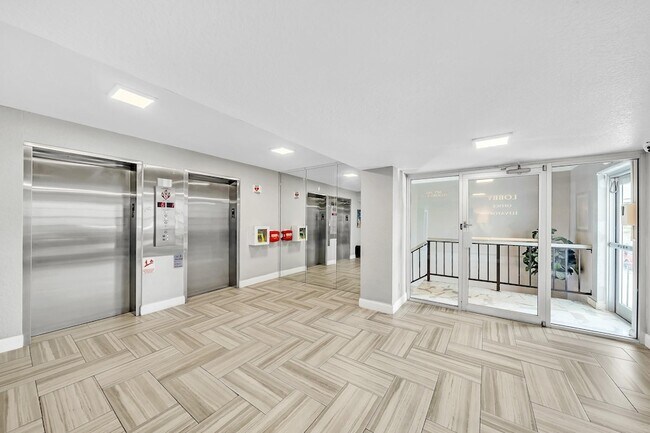 Building Photo - 3051 NE 48th St