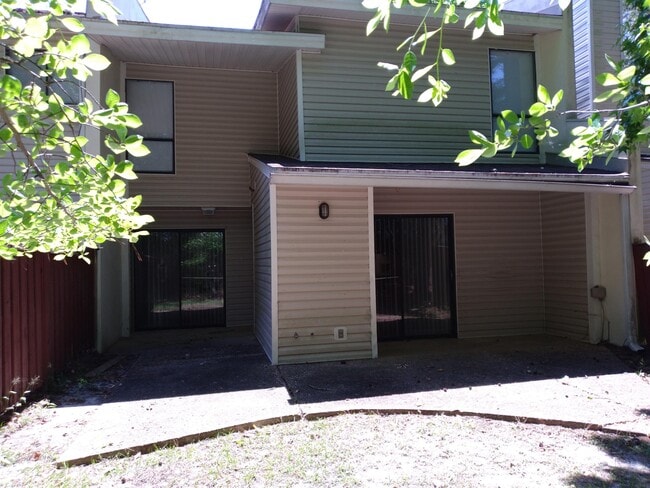 Building Photo - 3134 Tyndall Dr