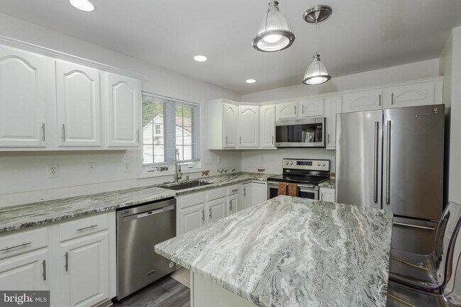 Building Photo - 103 Mummert Cir