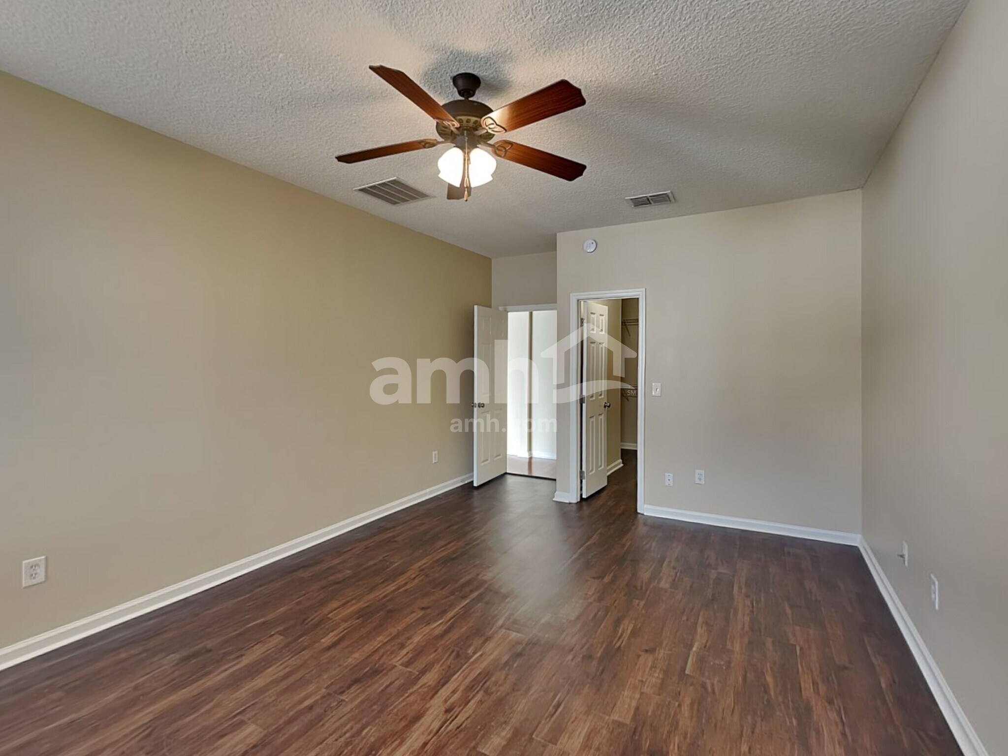 Building Photo - 658 Southland Ln