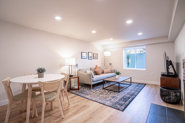 Building Photo - 4201 51st Ave S