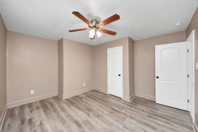 Building Photo - 227 Concordia Dr