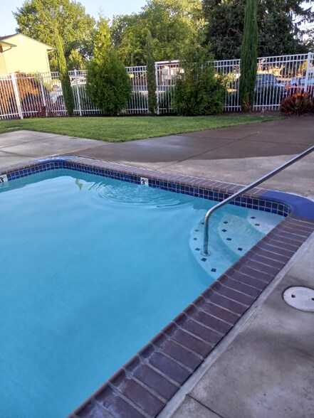 Building Photo - 2762 SE 7th Ave