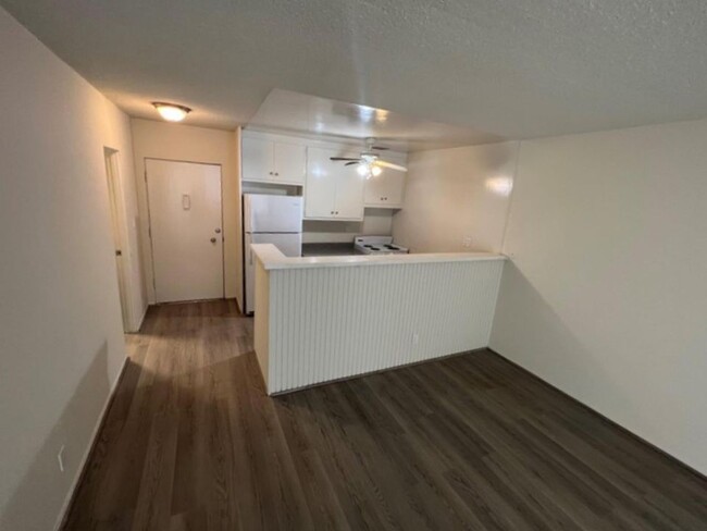 Interior Photo - 11139 Acama Street,