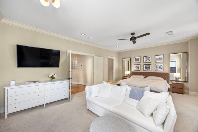 Building Photo - 1312 Crocker St