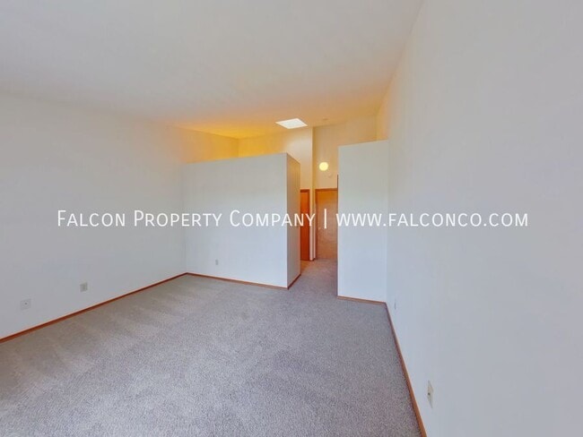 Building Photo - 2526 Elite Terrace