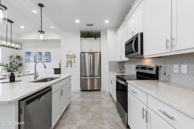 Building Photo - 208 Ocean Hammock Lp