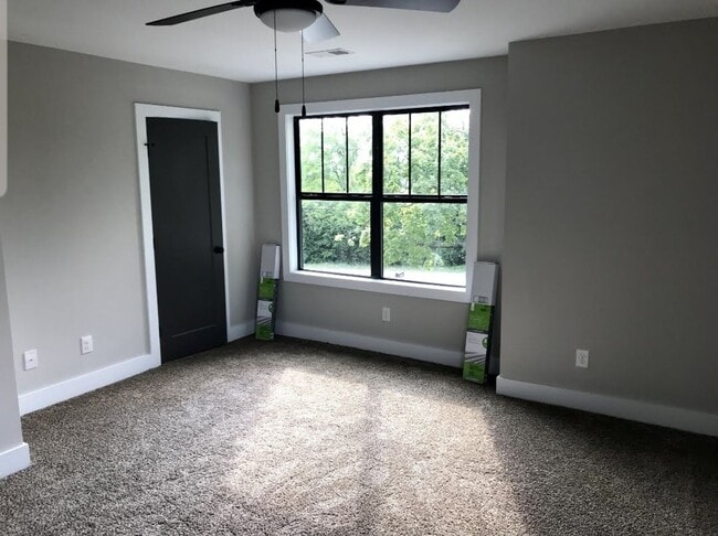 Building Photo - Spacious 4-Bedroom Home in Prime Location