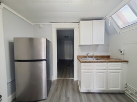 Building Photo - 105 Brown Pl